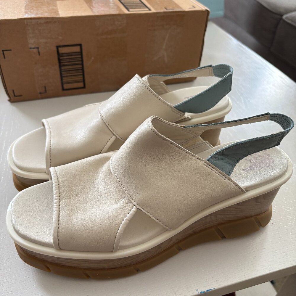 NEW | Sorels Joanie III Slingback Ivory Wedge Sandals Womens 10